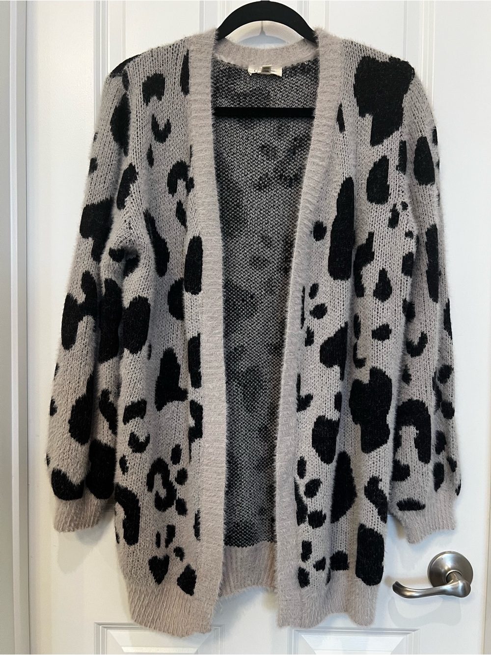 Jessica Simpson Gray and Black Leopard Open-Front Cardigan